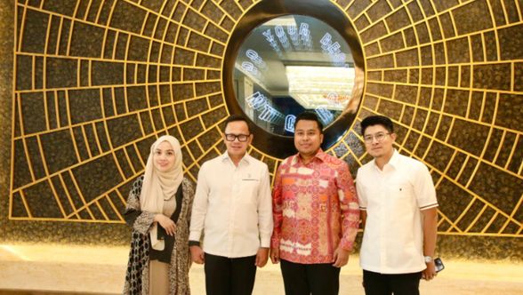 Wakil Menteri Dalam Negeri Bima Arya saat menghadiri Nusantara Energy Forum 2025