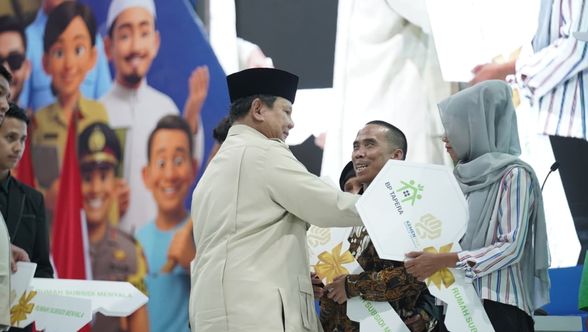 Prabowo Hadiri Akad Massal 50 Ribu Rumah Subsidi di Serang
