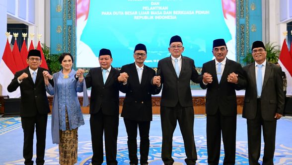 Prabowo Lantik 6 Dubes