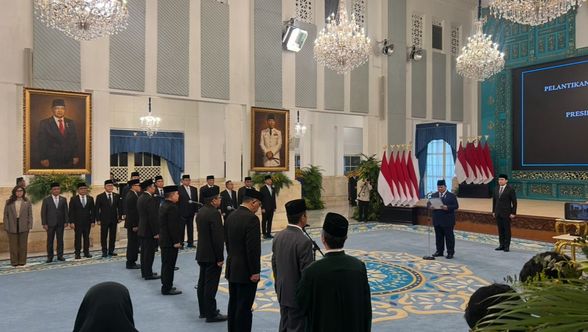 Prabowo Lantik Jumhur Hidayat Jadi Menteri Lingkungan Hidup