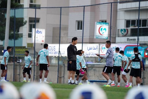Para pemain Timnas Indonesia U-23 menjalani pemusatan latihan di Dubai, Uni Emirat Arab sebelum tamp