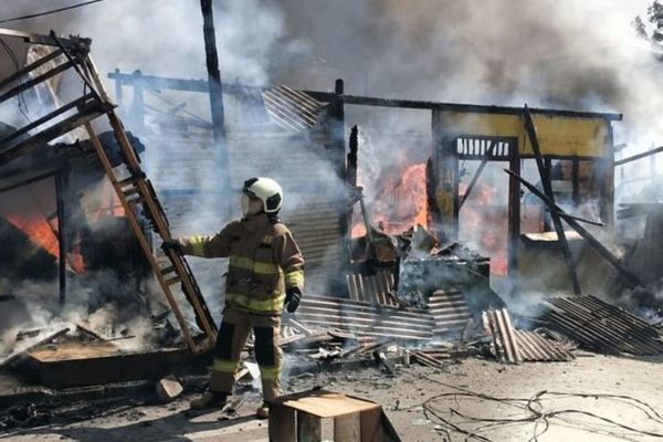 Bangunan rumah tinggal di Jalan Kemaron Gempol RT.08/RW.06, Kelurahan Kebon Kosong, Kecamatan Kemayoran, Jakarta Pusat dilaporkan terbakar.