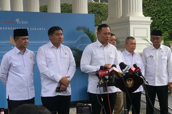 5 Menteri Rapat Bersama Prabowo di Istana Bahas Infrastruktur