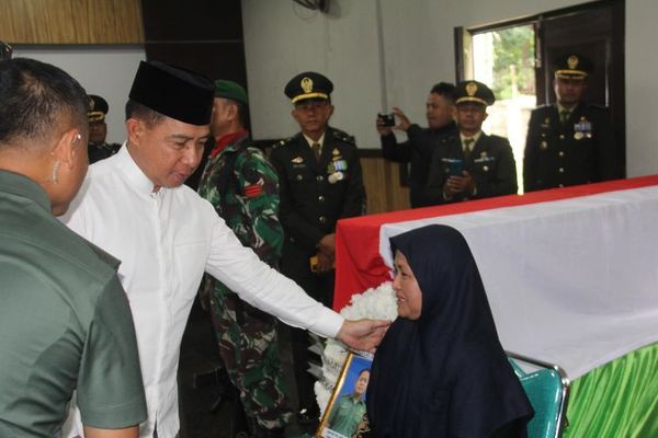 Panglima TNI Hadiri pemakaman Prajurit TNI AD Korban Ledakan