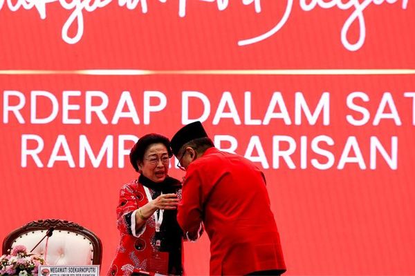 Megawati Nangis saat Hasto Hadiri Kongres PDIP
