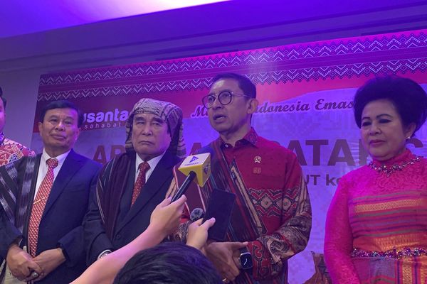 Tommy William Tampubolon, Nurdin Tampubolon, Sintong Tampubolon, Fadli Zon, dan Lince Berliana Tobing.
