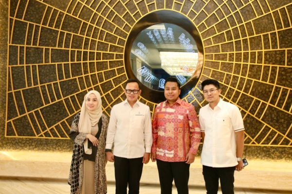 Wakil Menteri Dalam Negeri, Bima Arya Sugiarto dan Direktur NTV Tommy William Tampubolon