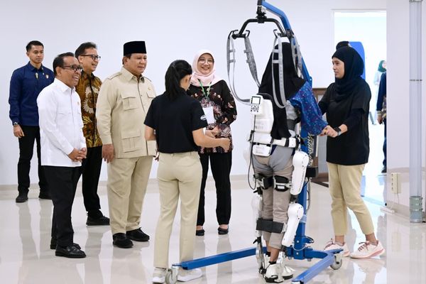 Presiden Prabowo Resmikan Gedung Baru di RS PON