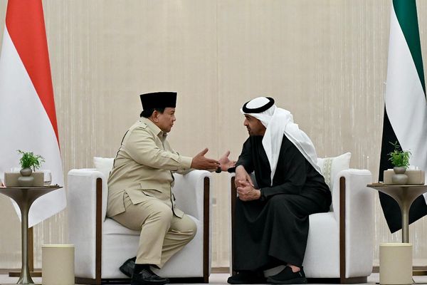 Prabowo dan Presiden MBZ Bahas Dinamika Global dalam Pertemuan di Abu Dhabi