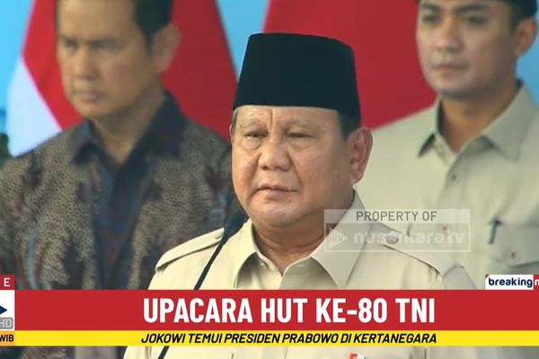 Presiden Republik Indonesia Prabowo Subianto memimpin upacara peringatan HUT ke-80 TNI di Monas.