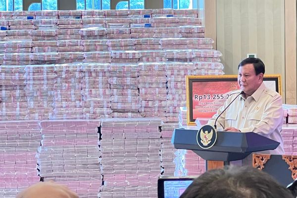 Presiden Prabowo Saksikan Penyerahan Rp13 Triliun uang Korupsi CPO ke Negara