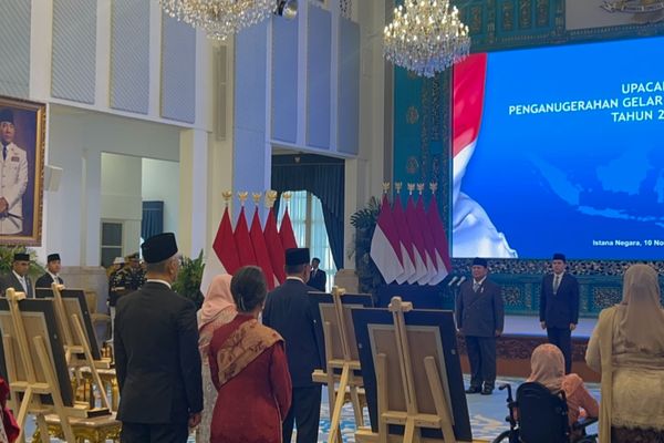 Prabowo Anugerahkan Gelar Pahlawan Nasional kepada 10 Tokoh Berjasa di Istana Negara
