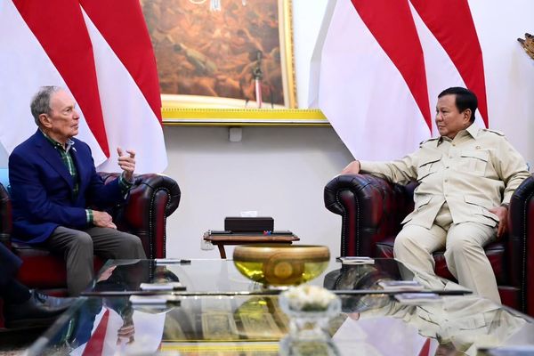 Presiden Prabowo Subianto menerima kunjungan Michael Bloomberg dan delegasi di Istana Kepresidenan, Jakarta, pada Selasa, 18 November 2025.