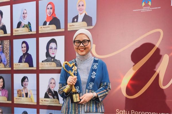 Komitmen Dukung Pemberdayaan Perempuan, Kartini Pegadaian Raih Woman Empower Woman Award 2025