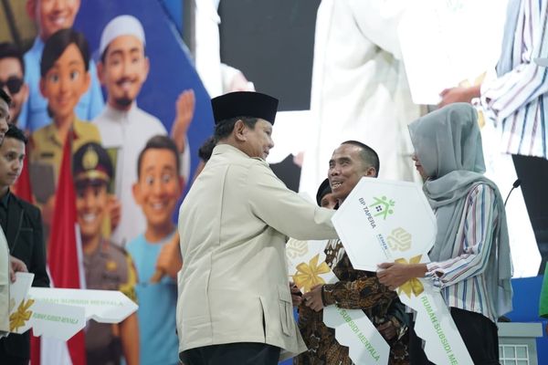 Prabowo Hadiri Akad Massal 50 Ribu Rumah Subsidi di Serang