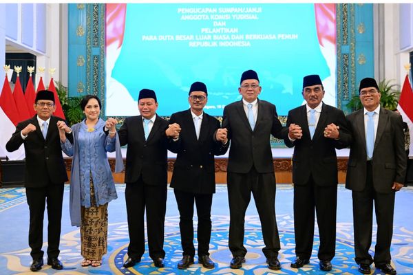 Prabowo Lantik 6 Dubes