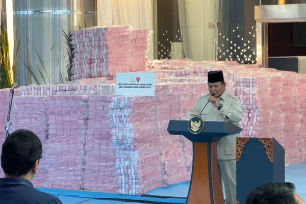 Presiden Prabowo Hadiri Penyerahan Rp6 Triliun yang Disita Kejaksaan Agung