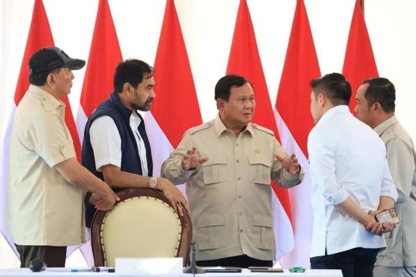 Presiden Prabow Pimpin Rapat Koordinasi di Aceh Tamiang