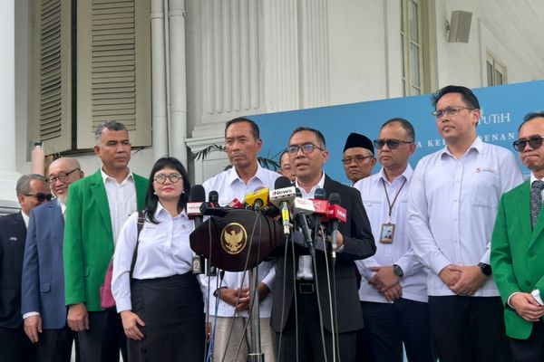 Presiden Prabowo Kumpulkan Rektor dan Guru Besar di Istana Negara