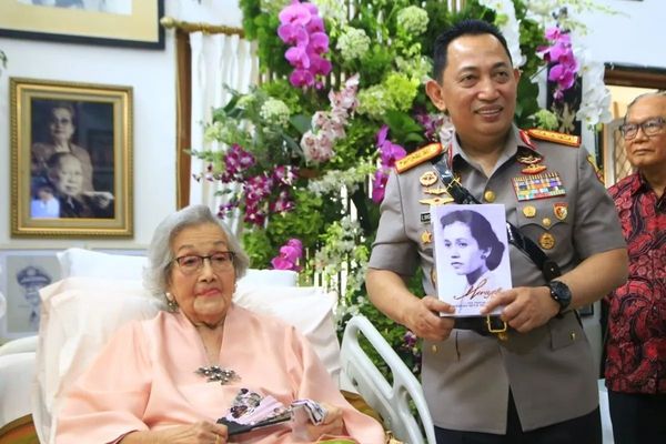 Istri Jendera Hoegeng Meninggal Dunia di usia 100 Tahun