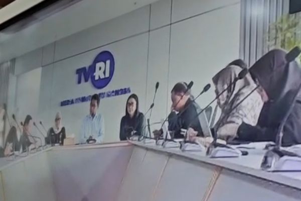 Rekaman rapat mundurnya Direktur Utama TVRI Iman Brotoseno. 