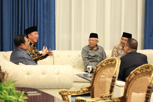 Presiden ke -6 SBY, Presiden ke-7 Jokowi, Wapres ke-13 Maruf Amin, Wapres ke- 10 dan 12 JK, Wakil Ketua DPR RI Sufmi Dasco di Istana Negara