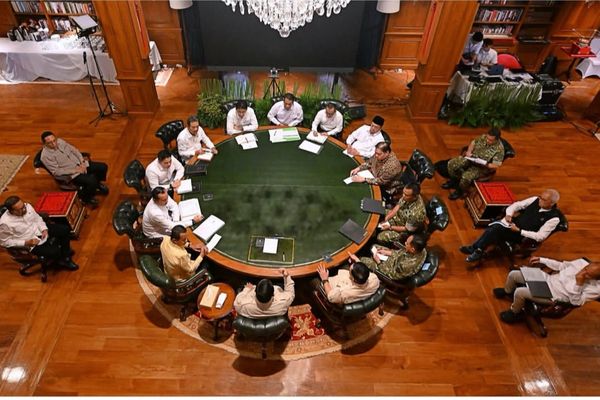 Presiden Prabowo Gelar Rapat di Hambalang Bareng Menteri, Bahas Perang hingga Idulfitri