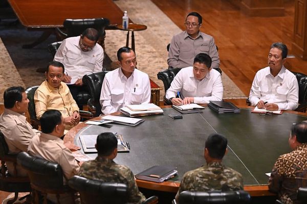 Prabowo Gelar Pertemuan Strategis di Hambalang Bahas Pangan, Energi, dan Idulfitri