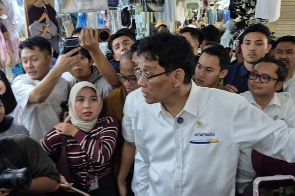 Menteri Keuangan (Menkeu) Purbaya Yudhi Sadewa mendatangi Pasar Tanah Abang, Jakarta Pusat, Senin 9 Maret 2026.