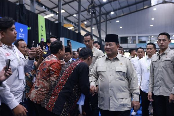 Presiden RI Prabowo Subianto mendorong sektor otomotif di Indonesia agar dapat melahirkan &ldquo;national champion&rdquo;, seperti halnya industri otomotif negara-negara maju. 