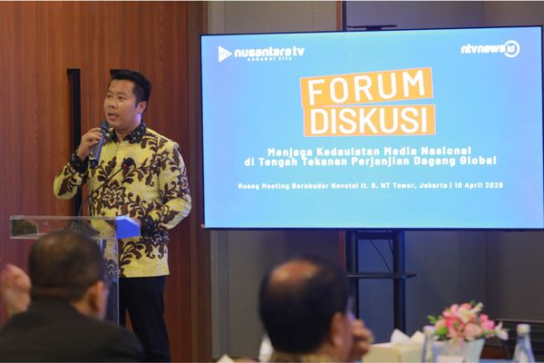 Direktur Utama Nusantara TV, Randy Tampubolon buka acara forum diskusi di NTV