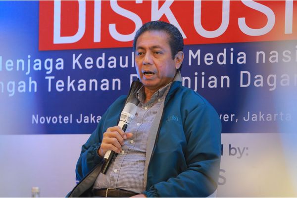 Komisi Sistem dan Teknologi Penyiaran (ATVSI), Rachmat Akbari   di acara forum diskusi Nusantara tV
