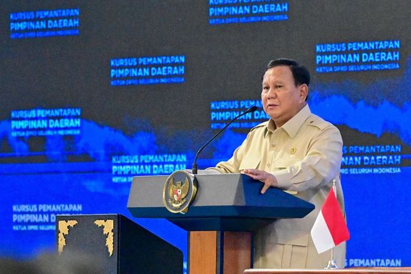 Presiden Prabowo Beri Pengarahan Ketua DPRD Se-Indonesia di Magelang