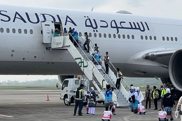 443 Jemaah Calon Haji Embarkasi Palembang kloter pertama yang akan bertolak ke Madinah melalui Bandara Internasional SMB II, Rabu (22/4/2026). ANTARA/Ahmad Rafli Baiduri