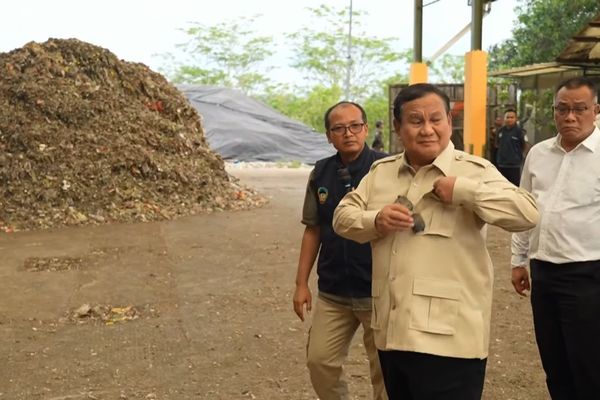 Presiden Prabowo Tinjau Pengolahan Sampah Terpadu Berbasis di Banyumas