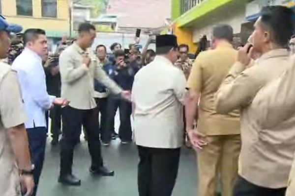 Presiden Prabowo Besuk Korban Kecelakaan Kereta di Bekasi