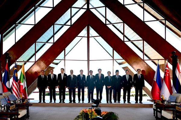 Presiden Republik Indonesia Prabowo Subianto menghadiri sesi Retreat dalam rangka Konferensi Tingkat Tinggi (KTT) ke-48 ASEAN