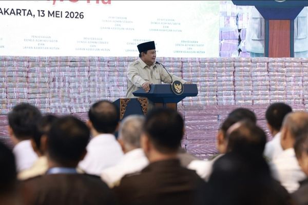 Presiden Prabowo tegaskan pentingnya deregulasi agar proses izin usaha yang semula bertahun-tahun bisa selesai dalam hitungan minggu bagi para investor, Rabu 13 Mei 2026.