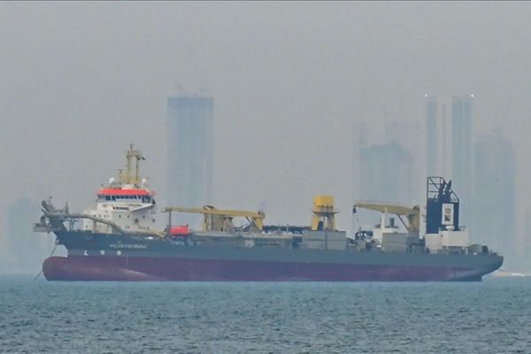 Iran Bentuk Otoritas Baru untuk Kelola Selat Hormuz