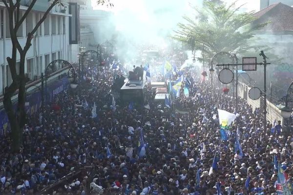 Penampakan Bobotoh konvoi Kemenangan Persib Bandung
