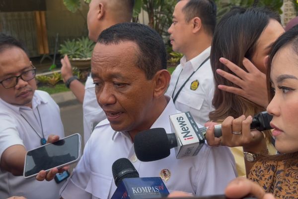 Bahlil: Proyek Hilirisasi Baterai Kendaraan Listrik Siap Diresmikan Akhir Juli 2026