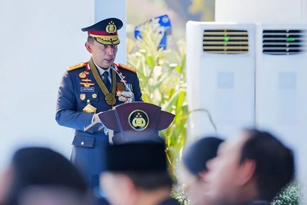 Kapolri Jenderal Pol. Listyo Sigit Prabowo berbicara dalam upacara peringatan Hari Bhayangkara Ke-80 di Satlat Brimob, Cikeas, Bogor, Jawa Barat, Rabu, 1 Juli 2026.