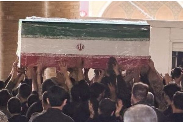 penghormatan terakhir kepada mendiang pemimpin tertinggi Iran, Ayatollah Ali Khamenei