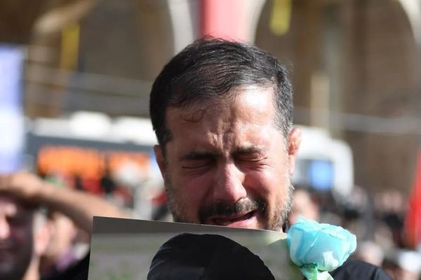 Upacara penghormatan terakhir selama dua hari bagi mendiang pemimpin tertinggi Iran Ali Khamenei dimulai di kompleks salat Imam Khomeini Grand Mosalla di Teheran pada Sabtu, 4 Juli 2026 pagi, dan dipadati banyak pelayat dari berbagai penjuru negeri.