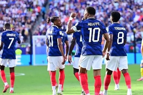 Ilustrasi - Kylian Mbappe dari Prancis merayakan bersama rekan-rekan setimnya setelah mencetak gol dalam pertandingan babak 32 besar Piala Dunia FIFA 2026 antara Prancis dan Swedia di New Jersey Stadium (MetLife Stadium) di East Rutherford, New Jerse