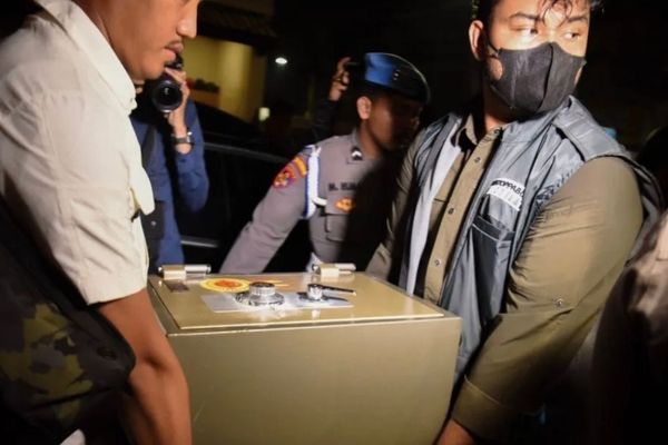 Kortas Tidpikor Polri Geledah 12 Lokasi Termasuk Kafe De'Clan hingga Rumah Mewah di Sentul