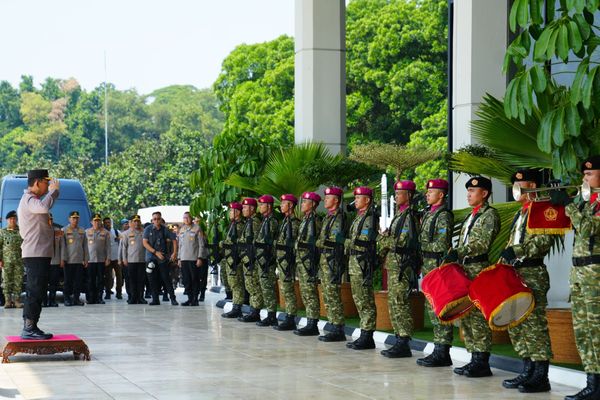 Kapolri Jenderal Listyo Sigit Prabowo dan jajarannya silahturahmi dengan Panglima TNI Jenderal Agus Subiyanto.