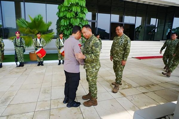 Kapolri Silaturahmi ke Panglima TNI