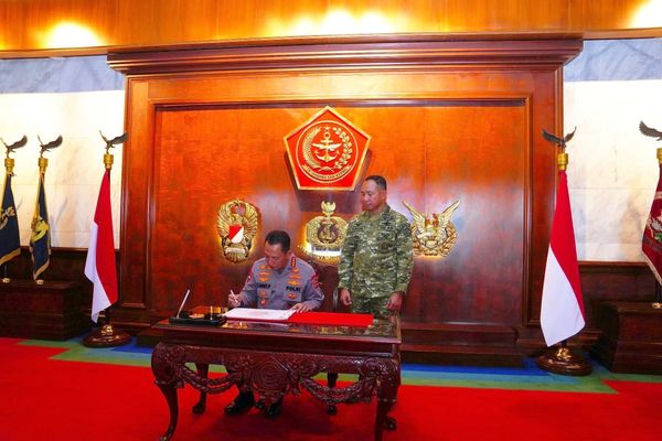 Kapolri Jenderal Listyo Sigit Prabowo dan jajarannya silahturahmi dengan Panglima TNI Jenderal Agus Subiyanto.
