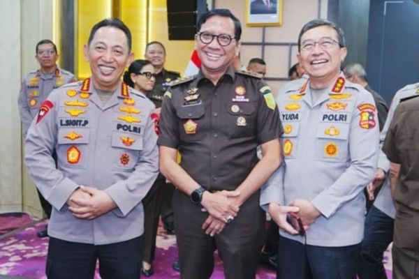 Kapolri Jenderal Listyo Sigit Prabowo silaturahmi dengan Kejaksaan Agung